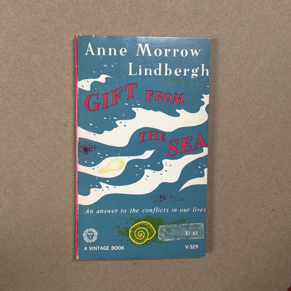 Gift from the Sea Anne Morrow Lindbergh Vintage Books Paperback 1965 Vintage